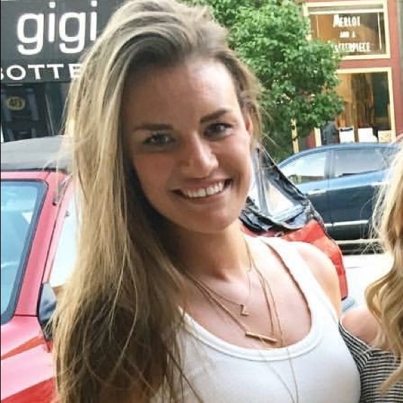 Meet your Posher, Taylor - Picture 6 of 6